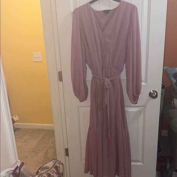 Elegant Pink Maxi Dress - Picture 3 of 10